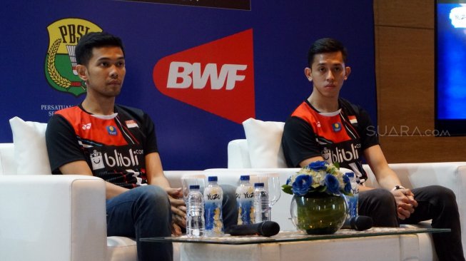 Pasangan ganda putra Indonesia, Fajar Alfian/Muhammad Rian Ardianto di Hotel Ritz Carlton, Jakarta, Rabu (11/9/2019). [Suara.com/Arief Apriadi]