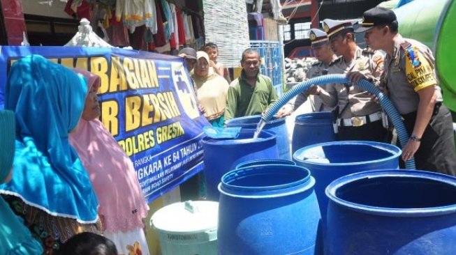 Kemarau Panjang, Tiga Desa Kabupaten Gresik di Drop Air Bersih