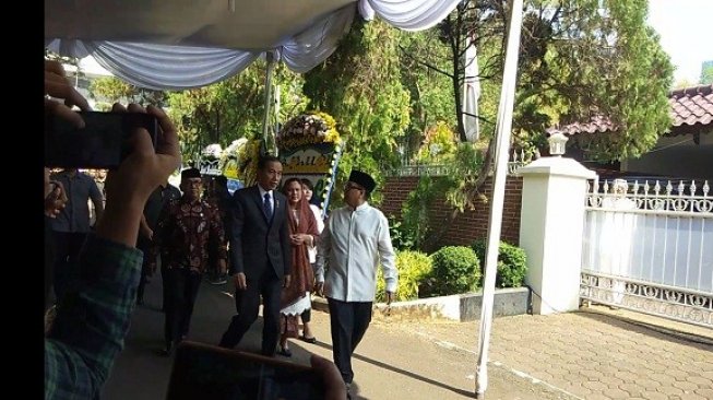 Presiden Jokowi Melayat ke Rumah Duka BJ Habibie