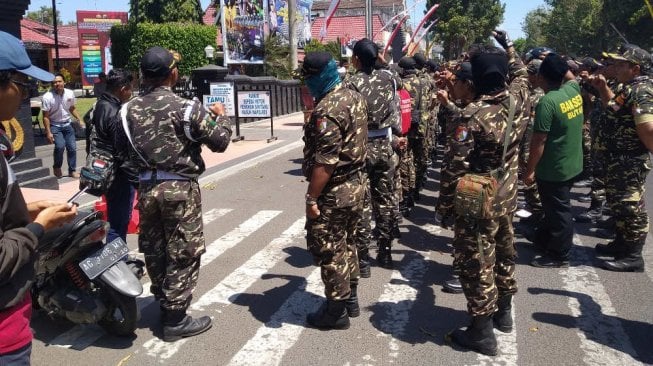 Tokoh NU Terjerat Kasus Hukum, Banser Geruduk Mapolres Blitar Kota