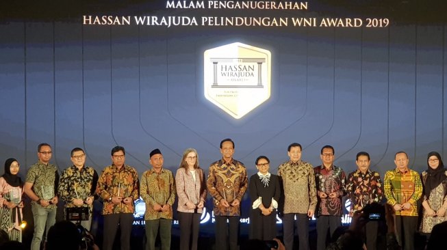 Dua Warga Asing Terima Penghargaan Hassan Wirajuda Award 2019