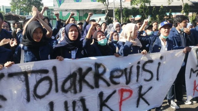 Aksi Tolak RUU KPK, BEM Unair Sebut Poin Ketidaksetujuan Jokowi Bualan