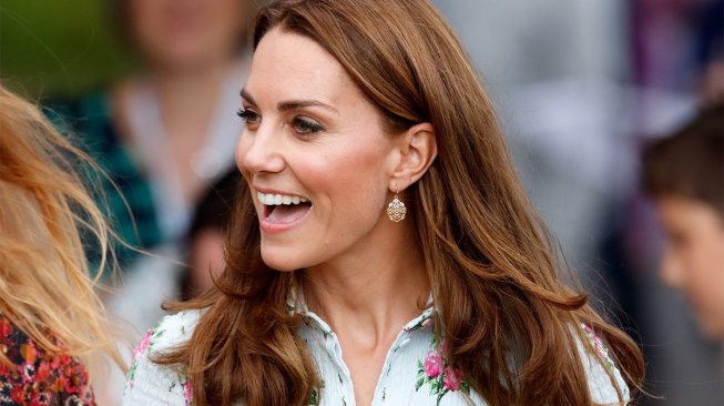 Murah Banget, Kate Middleton Pakai Anting Seharga Rp 25 Ribuan