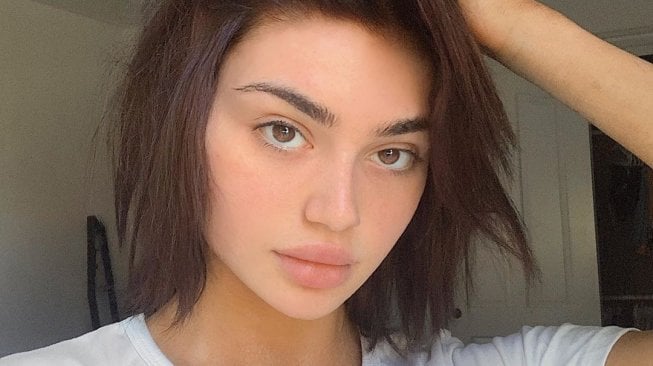 Bikin Pangling, Selebgram Ini Jago Banget Tiru Gaya Kylie Jenner