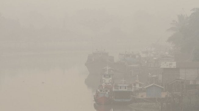 Kota Pekanbaru diselimuti asap kebakaran hutan. (Antara)