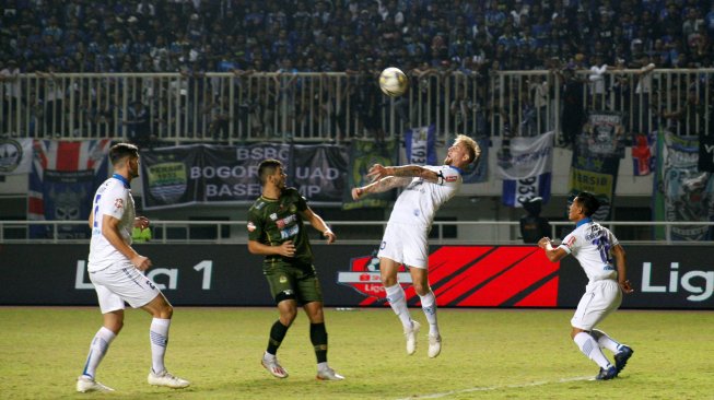 Bus Pemain Persib Diserang Usai Pertandingan, Tira Persikabo Minta Maaf