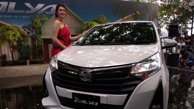 New Toyota Calya dipamerkan di Jakarta, Senin (16/9/2019). [Suara.com/Manuel Jeghesta Nainggolan]