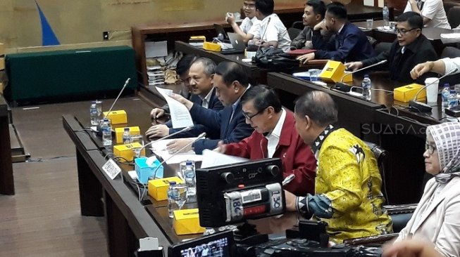 Kejar Pengesahan Besok, DPR dan Pemerintah Bahas RUU KPK Malam Ini