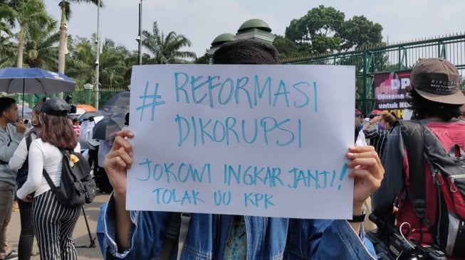 UU KPK Sah! Jokowi Ingkar Janji, Rakyat Terancam Dijajah UU Sendiri