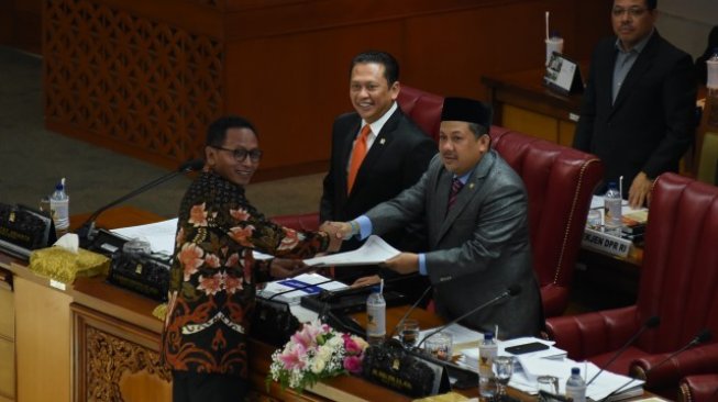 DPR Sepakat 19 Tahun Jadi Batas Usia Minimal Perkawinan