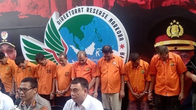 Ditresnarkoba saat merilis kasus penyeludupan sabu-sabu dari jaringan Malaysia. (Suara.com/Arga).