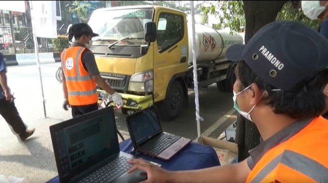 Jaga Kualitas Udara, Pemkot Tangerang Gelar Uji Emisi di Jalan MH Thamrin