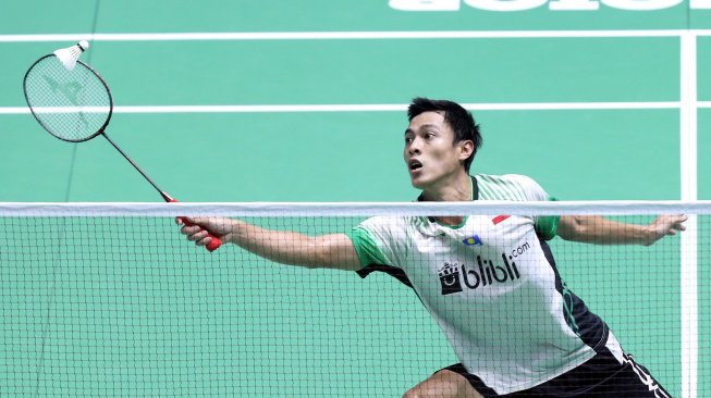 Pebulutangkis tunggal putra Indonesia, Shesar Hiren Rhustavito, melaju ke babak kedua China Open 2019 usai mengalahkan Jonatan Christie (Jojo), Selasa (17/9). [Humas PBSI]