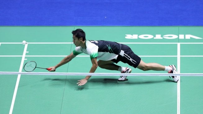 Pebulutangkis tunggal putra Indonesia, Shesar Hiren Rhustavito, melaju ke babak kedua China Open 2019 usai mengalahkan Jonatan Christie (Jojo), Selasa (17/9). [Humas PBSI]