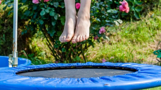 Ajak Anak Main Trampolin, Ternyata Ini Manfaatnya untuk Jantung