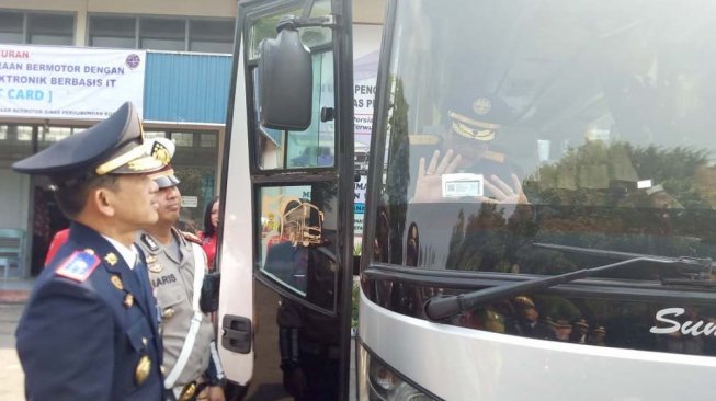 Dishub Kota Blitar Terapkan Kartu Pintar Uji KIR Online