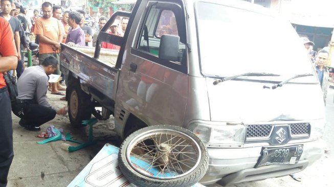 Diseruduk Mobil Pikap saat Jajan Cilok, Murid TK dan Orang Tua Tewas