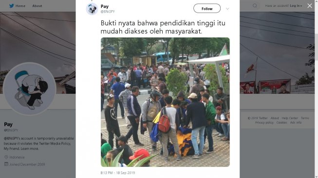 Warganet curiga dengan massa yang demo di depan gedung KPK - (Twitter/@BNGPY)