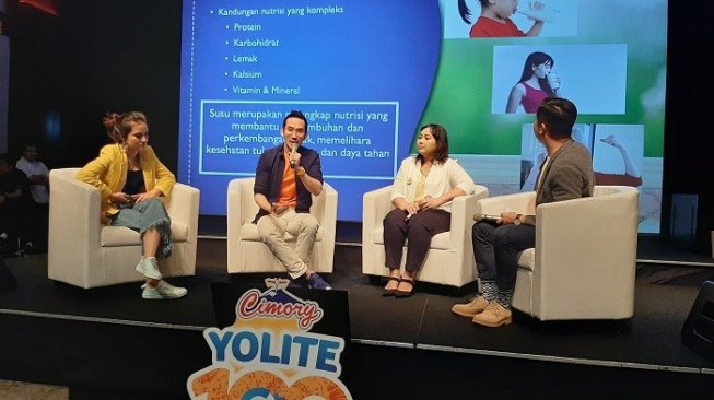 Acara peluncuran Cimory Yolite C+ di The Lounge XXI, Plaza Senayan, Jakarta Selatan, Kamis (19/9/2019). (Suara.com/Dini Afrianti)