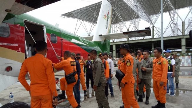 Tim SAR gabungan melakukan pencarian pesawat hilang kontak di pedalaman Papua, Jumat (20/9/2019) (ANTARA/Evarianus Supar) 