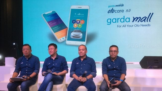 Para pembesar Asuransi Astra dalam peluncuran Garda Mall. Kiri ke kanan" Gunawan Salim (Chief Marketing Officer – Retail Business Asuransi Astra), Rudy Chen (CEO Astra), Suparno Djasmin (Direktur Astra International), dan Hendry Yoga (Chief Operating Officer Asuransi Astra) [Suara.com/ukirsari].