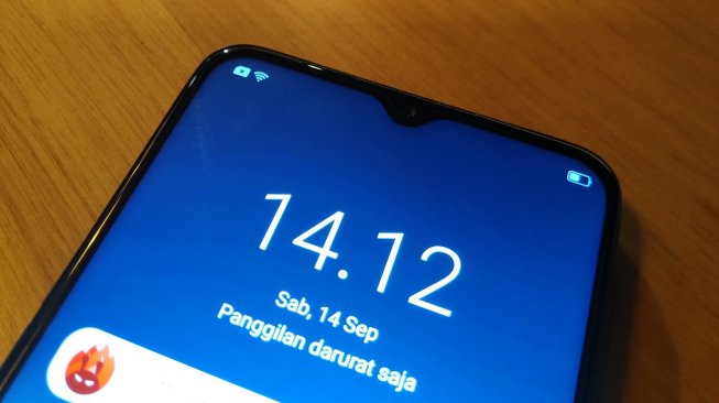 Kamera depan Realme 5, ponsel yang diluncurkan di Jakarta, Kamis (19/9/2019). [Suara.com/Tivan Rahmat]