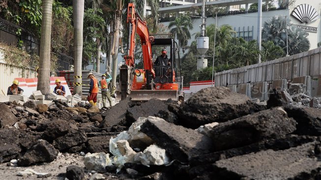 Perbaikan Trotoar dan Jalan Dikerjakan Akhir Tahun, DPRD Jakarta Protes