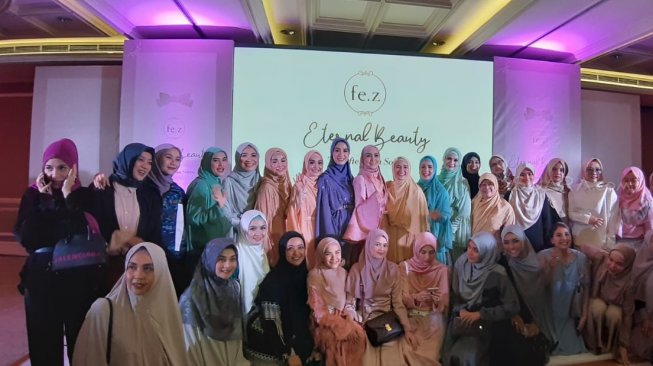 Sejumlah artis hadir untuk mendukung launching bisnis fashion Fenita Arie yang bernama fe.z di kawasan Kebayoran Baru, Jakarta Selatan, Selasa (24/9/2019). [Yuliani/Suara.com]