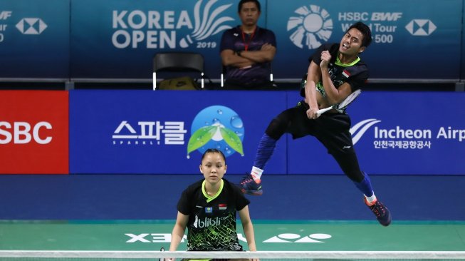 Pasangan ganda campuran Indonesia, Tontowi Ahmad/Winny Oktavina Kandow, kandas di babak pertama Korea Open 2019 dari Zheng Si Wei/Huang Ya Qiong (China), Selasa (24/9). [Humas PBSI]