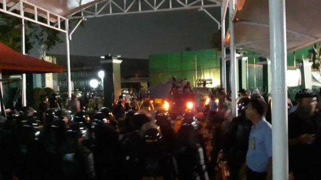 Demo Rusuh di Depan DPR, Polisi Tangkap Pelajar