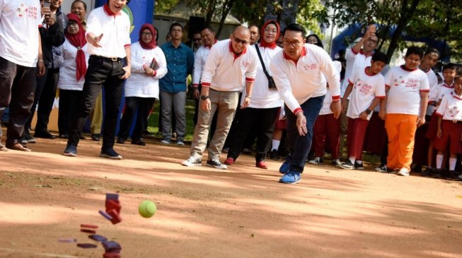 Kampanye Astaga, Ridwan Kamil Ikut Main Permainan Tradisional Sunda