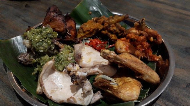 Padang Platters, Sajian Eksotik Masakan Padang Peranakan dalam Satu Nampan