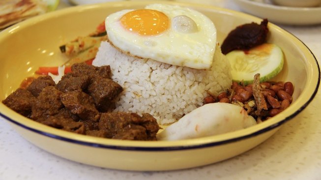 Tenar di Dua Negara, Ternyata Ini Bedanya Rendang Indonesia dengan Malaysia