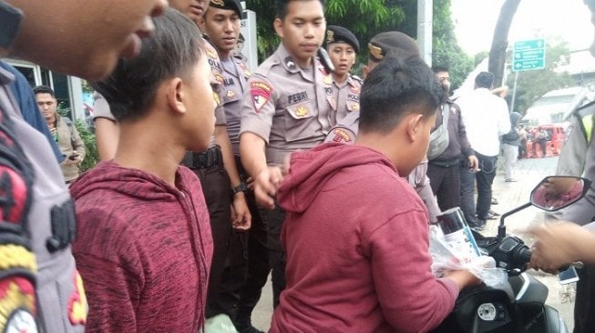 Jegat Anak STM di Depan Polda, Polisi Sita Petasan dan Piloks