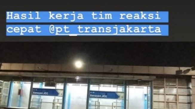 Halte Kotor karena Coretan Cat Pendemo, Respons TransJakarta Bikin Takjub