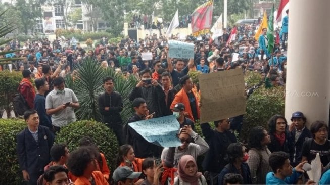 Ribuan Mahasiswa Turun ke Jalan, Ancam Duduki Kantor DPRD Pontianak