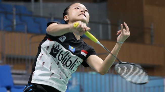 Pebulutangkis tunggal putri Indonesia, Fitriani, takluk dua game langsung dari atlet cantik asal Jepang, Sayaka Takahashi, di babak kedua Korea Open 2019, Kamis (26/9). [Humas PBSI]