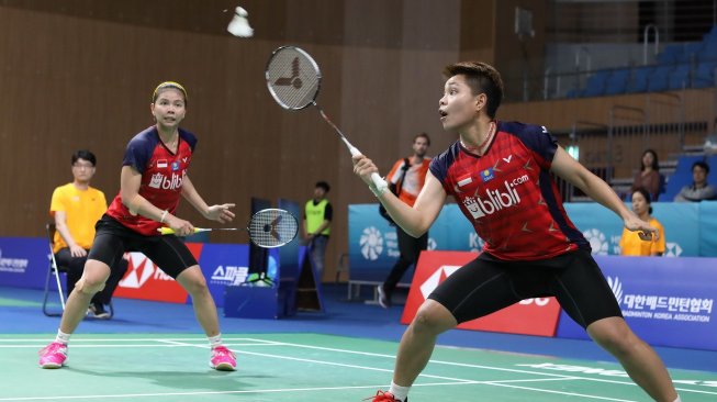 Pasangan ganda putri Indonesia, Greysia Polii/Apriyani Rahayu, terhenti kiprahnya di Korea Open 2019 usai kandas di tangan wakil Jepang, Ayako Sakuramoto/Yukiko Takahata, Kamis (26/9). [Humas PBSI]