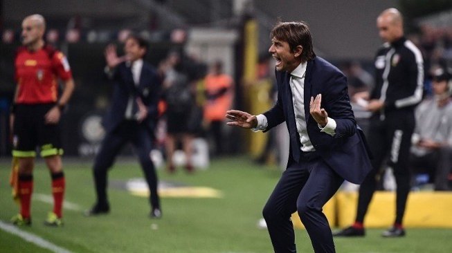 Ekspresi pelatih Inter Milan Antonio Conte saat timnya mengalahkan Lazio 1-0 di Stadion Guiseppe Meazza, Kamis (26/9/2019) dini hari WIB. (AFP)