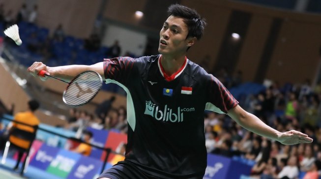 Pebulutangkis tunggal putra Indonesia, Shesar Hiren Rhustavito, terhenti langkahnya di babak perempat final Korea Open 2019 usai kalah dari Chou Tien Chen (China Taipei), Jumat (27/9). [Humas PBSI]