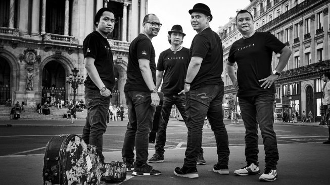 Sebelum Terkenal, Tora Sudiro Nyaris Jadi Kru Band Padi