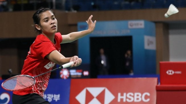 Pebulutangkis tunggal putri Indonesia, Gregoria Mariska Tunjung, terhenti di perempat final Korea Open 2019 usai takluk dari pemain nomor satu dunia, Tai Tzu Ying (China Taipei), Jumat (27/9). [Humas PBSI]