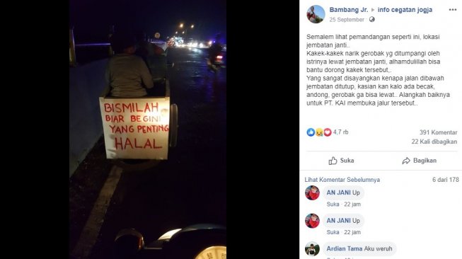 Postingan warganet, seorang kakek membawa istrinya di gerobak. [Facebook]