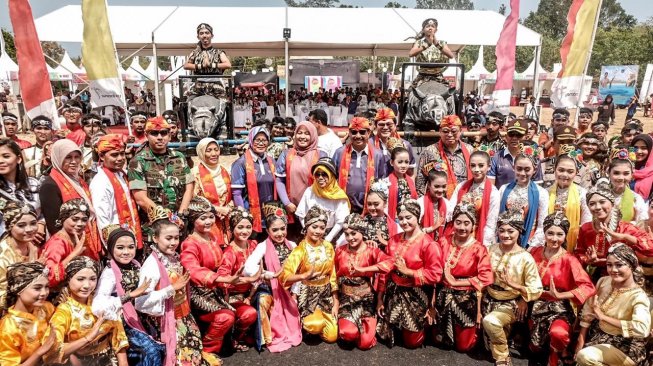 Pembukaan Festival Tanjung Lesung. (Suara.com/Novian Ardiansyah)