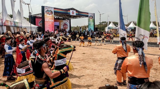 Pembukaan Festival Tanjung Lesung. (Suara.com/Novian Ardiansyah)