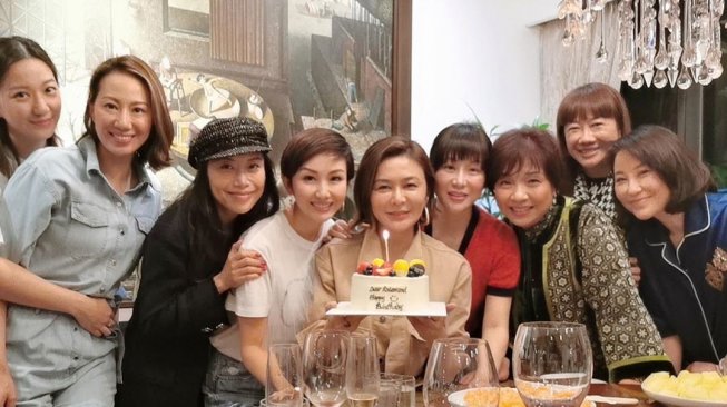 Rosamund Kwan ketika dihujat mirip nenek sihir. (Instagram/@rosamundkwan)