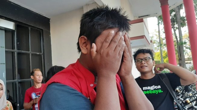 Aksi Ibnu Colek Payudara Mahasiswi: Mbak, Boleh Minta Nomor Teleponnya?