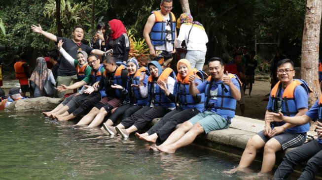 Ridwan Kamil Merekomendasikan Liburan Seru di Sungai Citumang