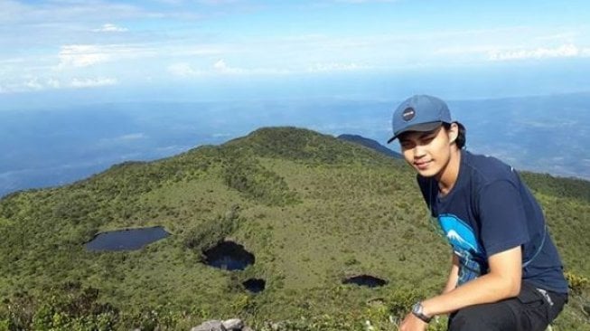 Surga Telaga di Pasaman Barat itu Bernama Gunung Talamau