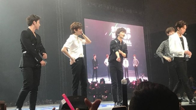 NU'EST di ajang Super K-Pop Festival (SKF) 2019 bertempat di Indonesia Convention Exhibition (ICE), BSD City, Tangerang Selatan, Sabtu (28/9/2019) malam. [Suara.com/Sumarni]